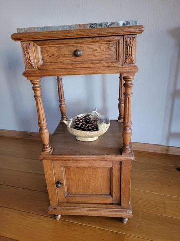 Art Deco nachtkastje halkastje met marmeren blad  Vintage beschikbaar voor biedingen