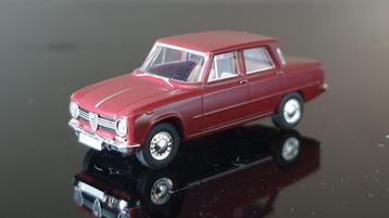 Alfa Romeo Giulia 1300 rood bordeaux Brekina in OVP € 13,5 beschikbaar voor biedingen