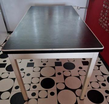 Originele Gispen tafel type 7301 beschikbaar voor biedingen