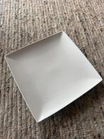 Borden van Yong, Ophalen of Verzenden, Zo goed als nieuw, Bord(en), Overige stijlen