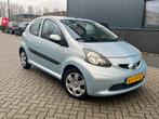Toyota Aygo 1.0 12V Vvt-i 5DRS 2006 Blauw ELECTR RAMEN / NAP, Auto's, Toyota, Voorwielaandrijving, 68 pk, Origineel Nederlands
