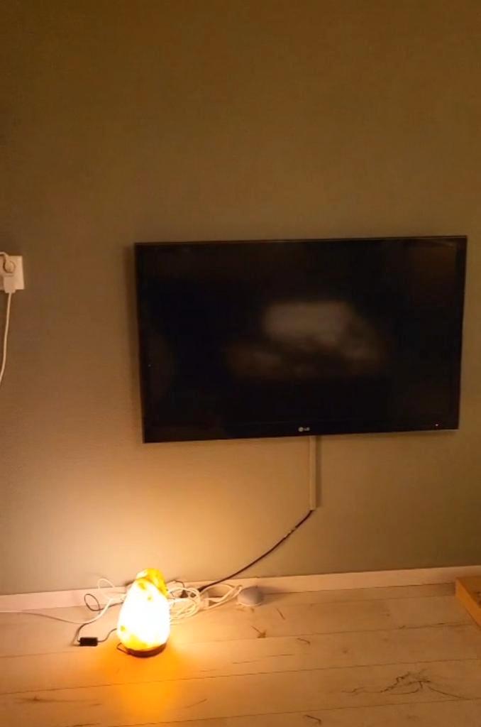 LG TV met Beugel, Audio, Tv en Foto, Televisies, Gebruikt, LED, 80 tot 100 cm, Full HD (1080p), LG, 50 Hz, Smart TV, Ophalen