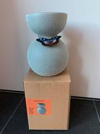 Polspotten design Boolb Dots Vaas M Nieuw! Van €120 voor €60, Overige materialen, Blauw, Nieuw, Ophalen of Verzenden