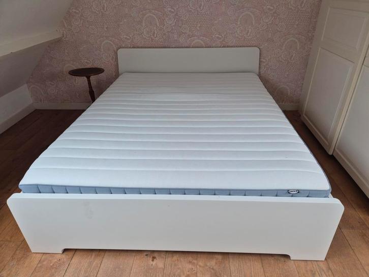 Ikea Malm bed 160x200 + matras - z.g.a.n., Huis en Inrichting, Slaapkamer | Bedden, Zo goed als nieuw, Tweepersoons, 160 cm, 200 cm