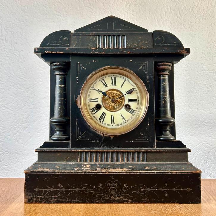Gereviseerde vermarmerde klok, Antiek en Kunst, Antiek | Klokken, Ophalen of Verzenden