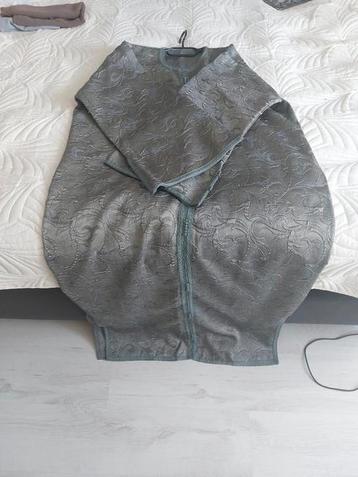 Grijze Kaftan  beschikbaar voor biedingen