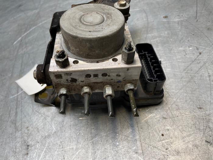ABS Pomp van een Suzuki Ignis, Auto-onderdelen, Elektronica en Kabels, Suzuki, Gebruikt, 3 maanden garantie, Ophalen of Verzenden