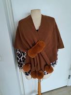 Poncho/omslagdoek camel nieuw, Kleding | Dames, Mutsen, Sjaals en Handschoenen, Verzenden, Nieuw, Sjaal