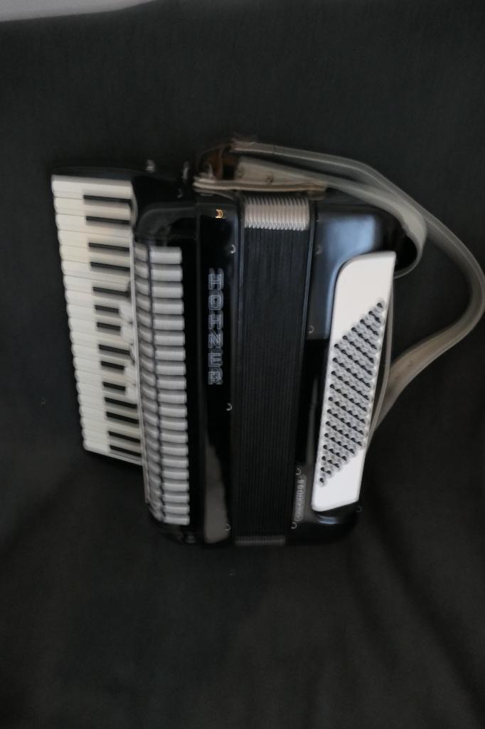 Accordeon Hohner Concerto III S aus Trossingen nicht China!, Muziek en Instrumenten, Accordeons, Zo goed als nieuw, Toetsaccordeon
