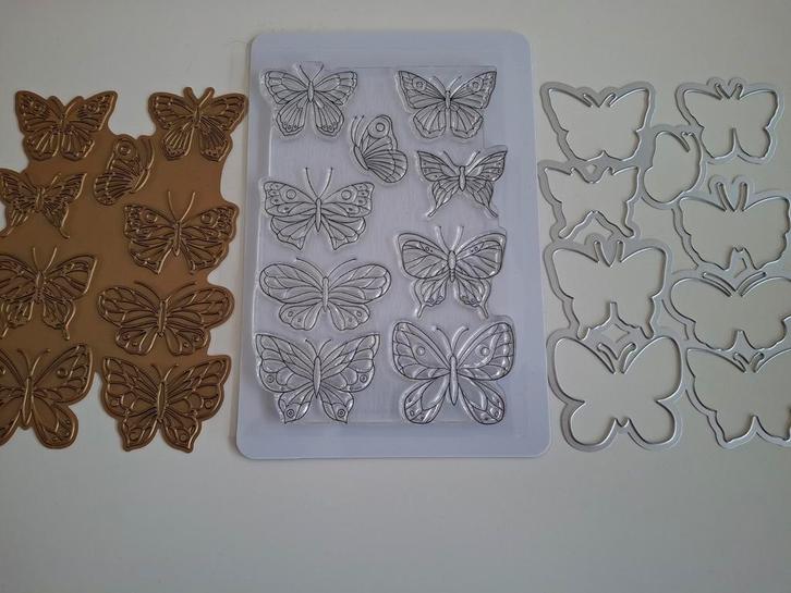 Pinkfresh Studio butterflies hot foil stempel snijmal nieuw, Hobby en Vrije tijd, Scrapbooking, Nieuw, Frame of Mal, Overige merken