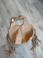 NIEUW- Beige cowboy look suede tas met franjes, Sieraden, Tassen en Uiterlijk, Tassen | Schoudertassen, Ophalen of Verzenden, Nieuw