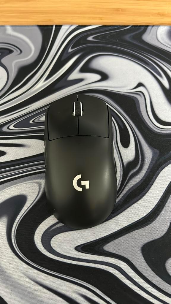 Logitech g pro superlicht muis, Computers en Software, Muizen, Zo goed als nieuw, Ophalen
