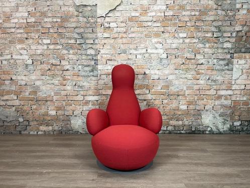 Blá Station Oppo O50A rood bij TheReSales, Huis en Inrichting, Fauteuils, Zo goed als nieuw, Metaal, Stof, 50 tot 75 cm, 75 tot 100 cm
