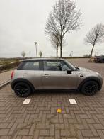 Mini 1.5 Cooper 2018 Grijs, Auto's, Mini, Voorwielaandrijving, Zwart, 4 stoelen, Origineel Nederlands