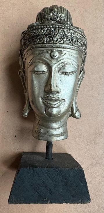 Boeddhabeeldje op sokkel, 14 cm beschikbaar voor biedingen