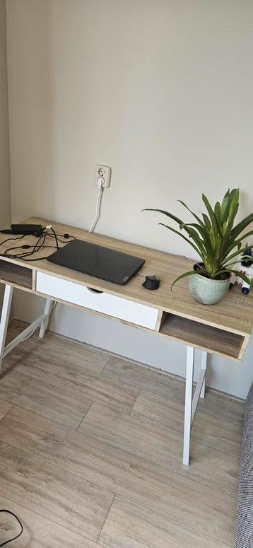 Ikea Bureau met Vakken & Laatje - Beige Hout beschikbaar voor biedingen
