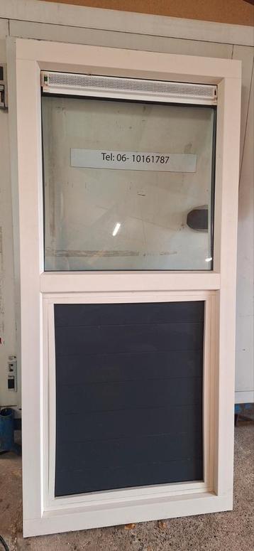 Nieuw kunststof kozijn! 1980 x 925 beschikbaar voor biedingen