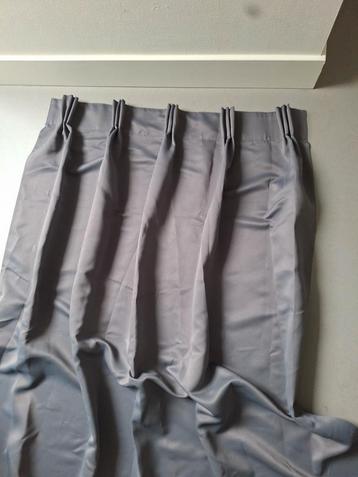 2 stuks verduisterende gordijnen 260x140 cm beschikbaar voor biedingen
