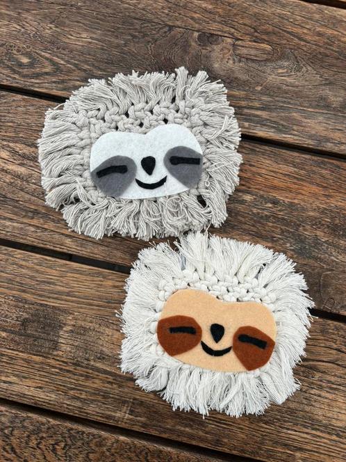 Set van 2 luiaard macrama hangers, Kinderen en Baby's, Kinderkamer | Inrichting en Decoratie, Zo goed als nieuw, Wanddecoratie