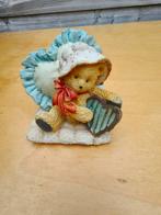 Beeld beer zittend met een hart kussen en hart, Ophalen of Verzenden, Zo goed als nieuw