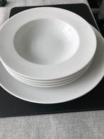 Pasta set van Yong, Huis en Inrichting, Keuken | Servies, Ophalen of Verzenden, Zo goed als nieuw, Overige stijlen, Bord(en)