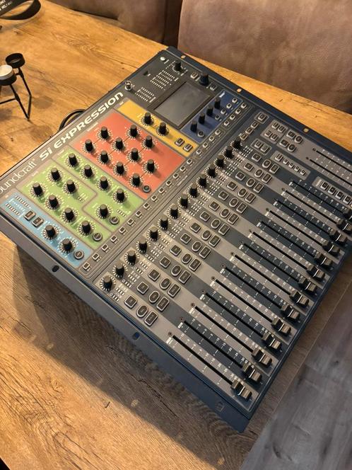 Soundcraft si expression, Muziek en Instrumenten, Mengpanelen, Zo goed als nieuw, 20 kanalen of meer, Ophalen of Verzenden
