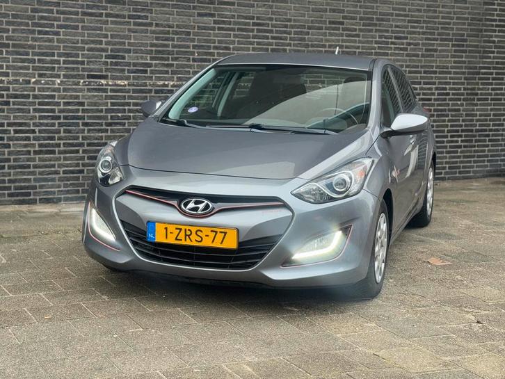 Hyundai i30 1.4 I Cvvt 5DEURS 73KW 2013 Grijs Apk Airco, Auto's, Hyundai, Bedrijf, i30, Airbags, Airconditioning, Boordcomputer