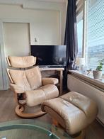 Ekornes Stressless design fauteuil met hocker, Ophalen, Zo goed als nieuw, 50 tot 75 cm, Hout