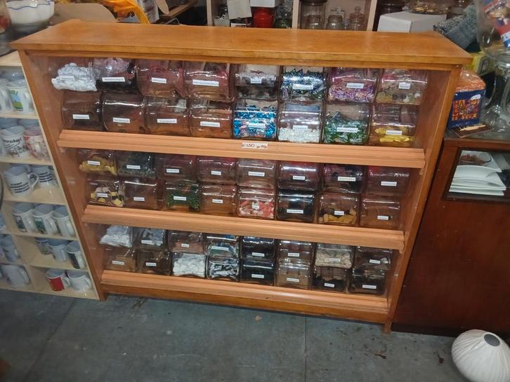 Vintage antiek snoeppottenkast kruideniersrek met 48 potten, Antiek en Kunst, Curiosa en Brocante, Ophalen