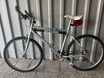 Giant Boulder ALU mountainbike - betrouwbare alleskunner beschikbaar voor biedingen