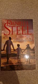 Danielle Steel - Familieband (Special Veldboeket 2019), Danielle Steel, Ophalen of Verzenden, Zo goed als nieuw, Nederland