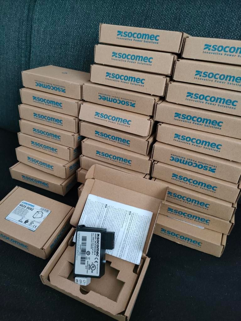 29 stuks Nieuwe Socomec RS485 DIRIS A module., Hobby en Vrije tijd, Elektronica-componenten, Ophalen, Nieuw