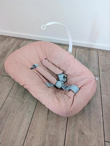 Stokke Tripp Trapp Newborn Set met roze hoes beschikbaar voor biedingen