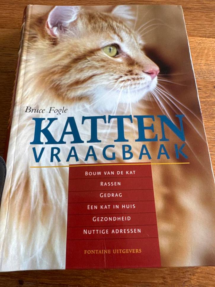 Katten Vraagbaak - Bruce Fogle, Boeken, Dieren en Huisdieren, Zo goed als nieuw, Katten, Ophalen of Verzenden