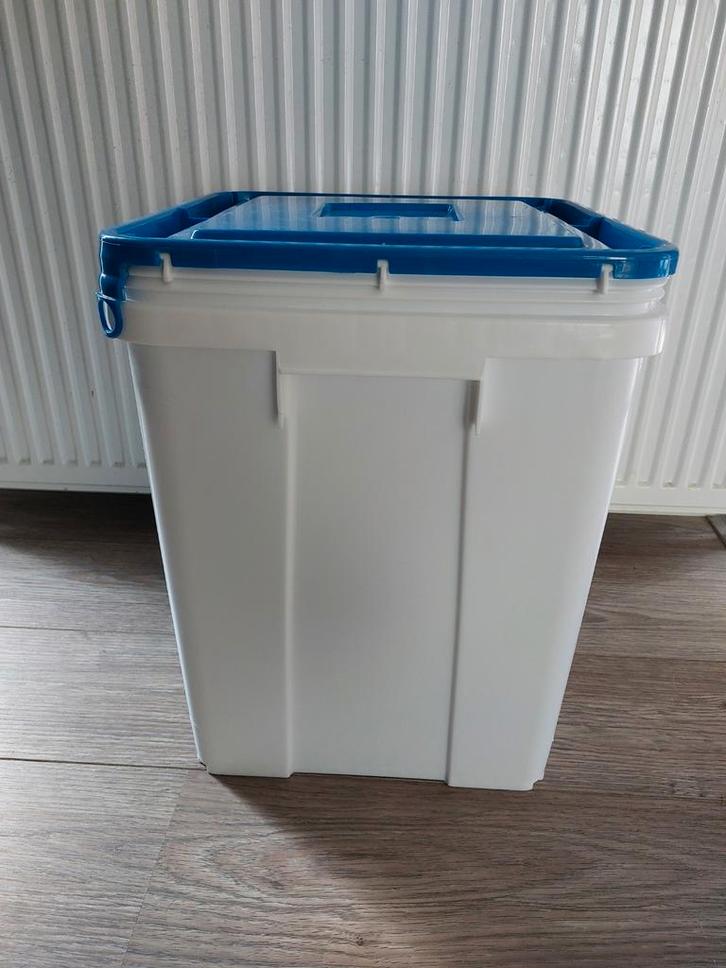 Zeer handige voerton/ bak of voor opslag, Dieren en Toebehoren, Dierenvoeding, Ophalen of Verzenden