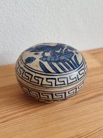 Blauw/wit Chinees porseleinen dekseldoos met goudvis, Antiek en Kunst, Antiek | Porselein, Ophalen of Verzenden