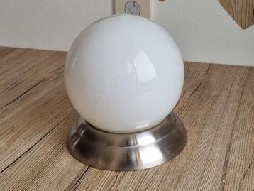 Mooie Vintage Plafond Wand Bol Lamp Zilverkleur  / Melkglas beschikbaar voor biedingen