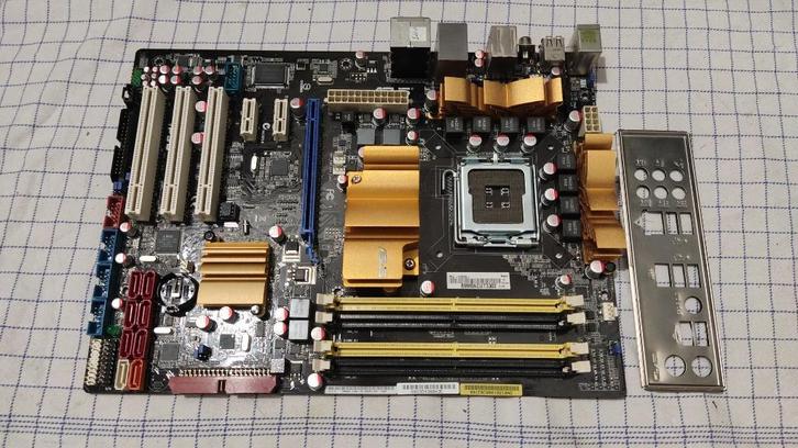 Asus P5Q | Intel Core 2 Duo E8400 | 4GB RAM, Computers en Software, Moederborden, Gebruikt, Intel, DDR2, Ophalen of Verzenden