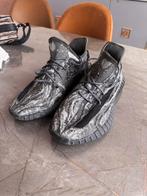 Yeezy 350 dark salt, Kleding | Heren, Schoenen, Ophalen of Verzenden, Zo goed als nieuw, Zwart