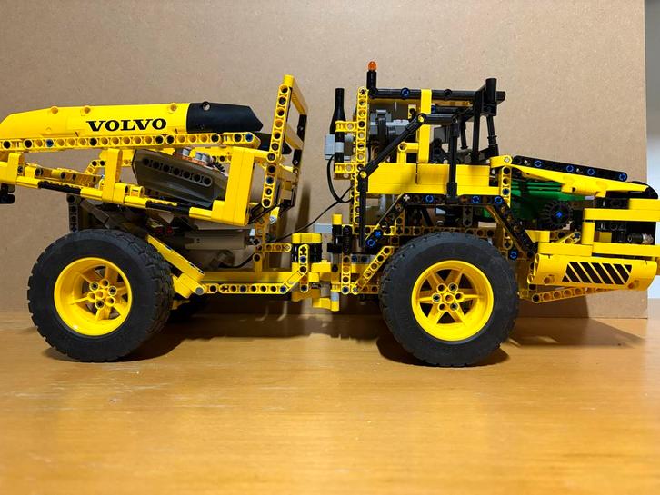 LEGO Technic 42030 Volvo L350F Wiellader - Compleet, Kinderen en Baby's, Speelgoed | Duplo en Lego, Zo goed als nieuw, Lego, Complete set