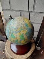 Vintage globe op houten voet met verlichting., Antiek en Kunst, Verzenden