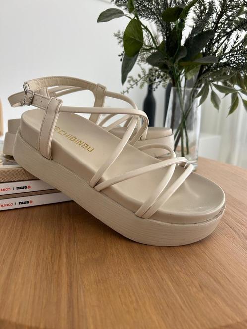 Crème / gebroken wit plateau sandaal maat 37, Kleding | Dames, Schoenen, Gedragen, Sandalen of Muiltjes, Wit, Verzenden