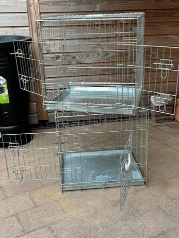 2x bench voor een middelmaat hond beschikbaar voor biedingen