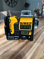 Te koop zgan dewalt laser 360 kruislijn groen, Doe-het-zelf en Verbouw, Meetapparatuur, Ophalen of Verzenden, Zo goed als nieuw