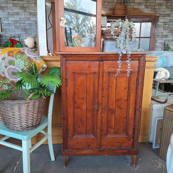 Antiek Grenen Meidenkastje, Huis en Inrichting, Kasten | Dressoirs, Gebruikt, 50 tot 100 cm, 25 tot 50 cm, Met deur(en), Met plank(en)