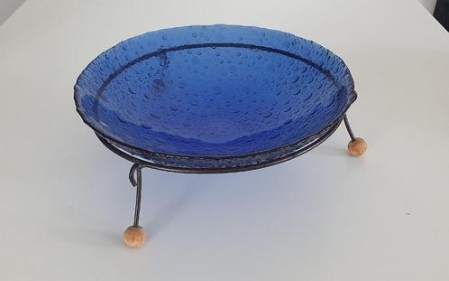 Blauwe glazen fruitschaal schaal pootjes 29cm onbeschadigd, Huis en Inrichting, Woonaccessoires | Schalen en Manden, Zo goed als nieuw