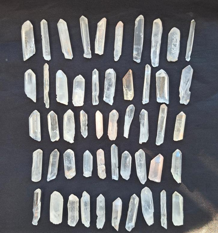 Bergkristal puntjes 40 voor €10! Edelstenen punt verzameling, Verzamelen, Mineralen en Fossielen, Ophalen of Verzenden