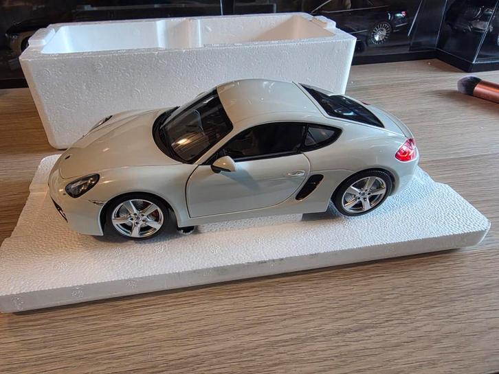 Porsche Cayman 981 2013 Minichamps 1:18, Hobby en Vrije tijd, Modelauto's | 1:18, Zo goed als nieuw, Auto, MiniChamps, Ophalen