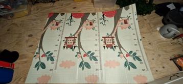 Speelkleed met 2 kanten  beschikbaar voor biedingen