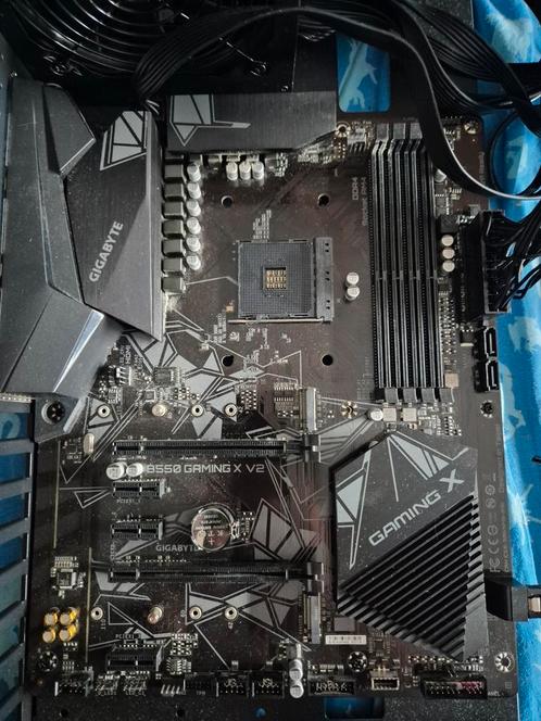 GIGABYTE B550 GAMING X V2, Computers en Software, Moederborden, Zo goed als nieuw, AMD, DDR4, Ophalen of Verzenden